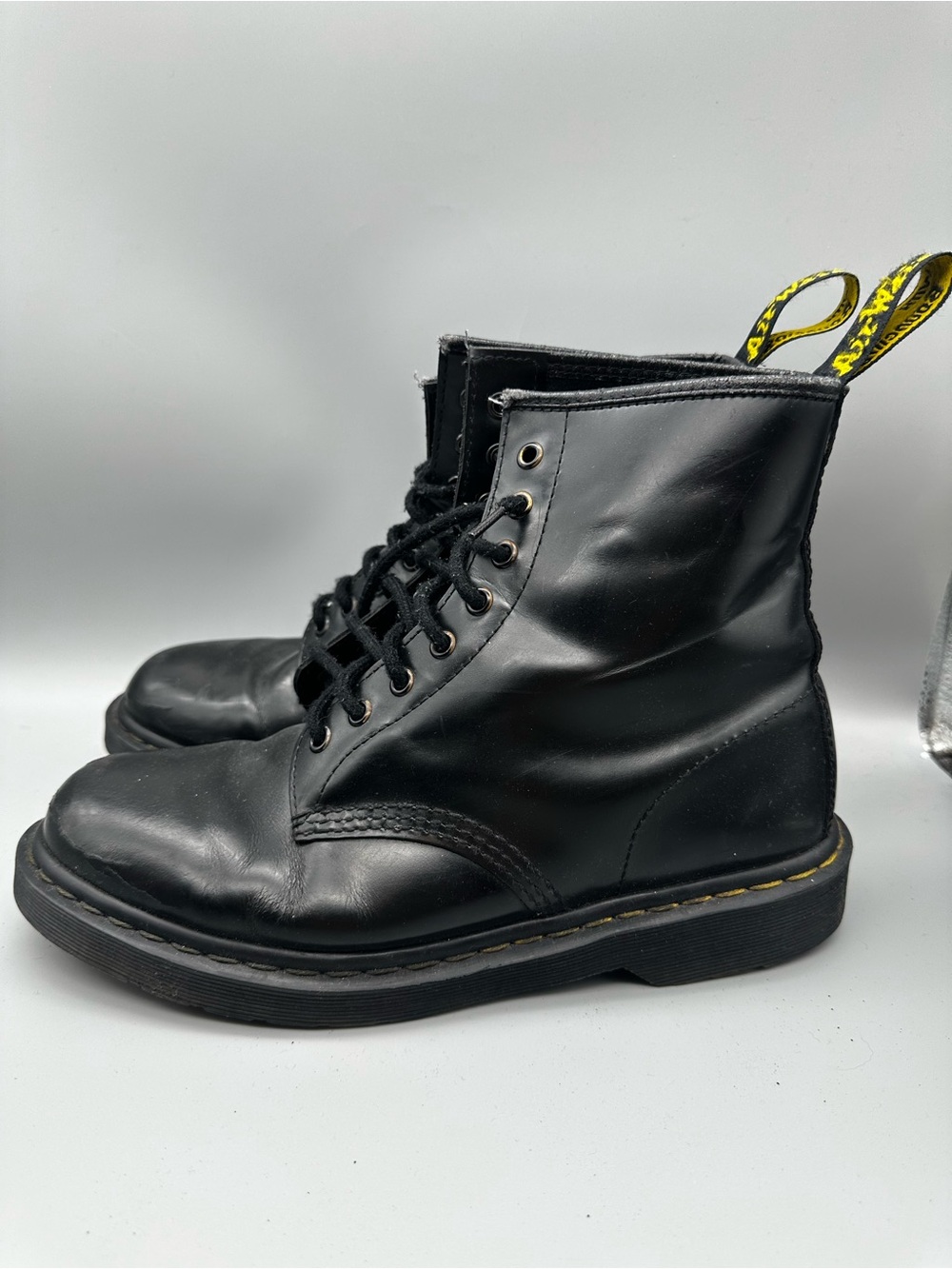 Dr. Martens 1460 Smooth Black Leather 8 Eye Combat Boots Mens 10 Womens 11 13759